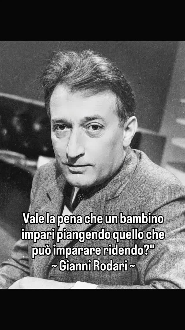 🎲 28 Maggio Giornata Mondiale del Gioco.  La frase di Gianni Rodari è un invito potente a riflettere sul valore dell’apprendimento gioioso e sull’importanza del gioco nell’educazione.  Rodari, maestro della fantasia e dell’infanzia, ci ricorda che i bambini possono (e dovrebbero) imparare con il sorriso, attraverso il gioco, la curiosità, la scoperta. L’apprendimento non deve essere una fonte di stress o dolore, ma una meravigliosa avventura.  Il fatto che il 28 maggio sia la Giornata Mondiale del Gioco rende questo pensiero ancora più attuale: giocare non è una perdita di tempo, ma un diritto fondamentale dei bambini e uno degli strumenti più potenti per crescere, imparare e sviluppare empatia, creatività e intelligenza.  Buona Giornata Mondiale del Gioco! Che sia un’occasione per ricordare a tutti — grandi e piccoli — il valore immenso del gioco nell’imparare a vivere.  #GiornataMondialeDelGioco
#DirittoAlGioco
#GiocandoSiImpara
#ImparareGiocando
#InfanziaFelice
#GiocoEducativo
#BambiniFelici
#CrescereGiocando
#GianniRodari
#ParoleCheFannoVolare
#EducareConFantasia
#RodariInsegna
#FavoleEFilastrocche
#RodariPerTutti